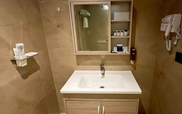 Hotel Grand Continent Premier Banjara Hills, Hyderabad