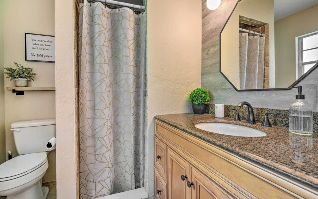 8 Mi to Beaches: Bradenton Home w/ Poolside Oasis!