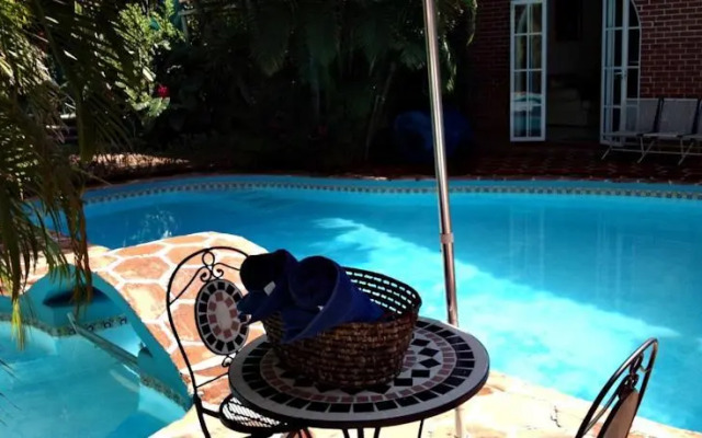 Grupo Kings Suites - Motolinia 46