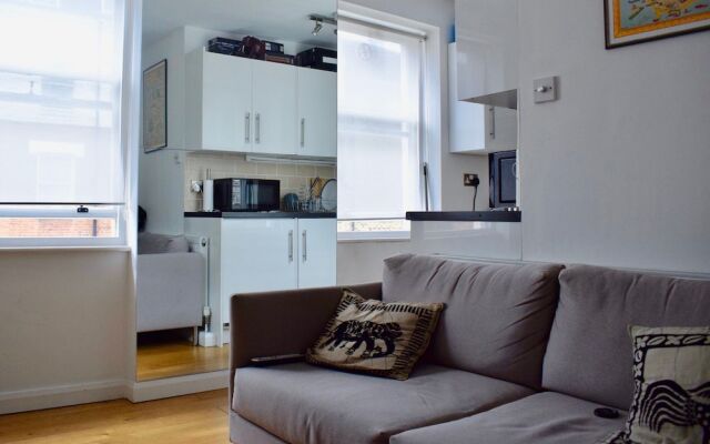 Bright 1 Bedroom Flat By Baker Street