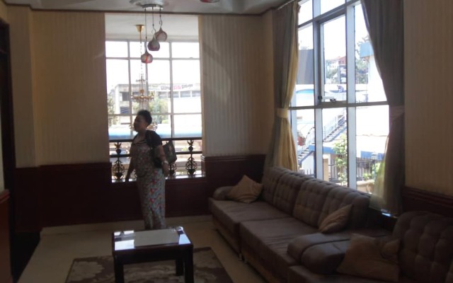 Crown Jakiba Hotel