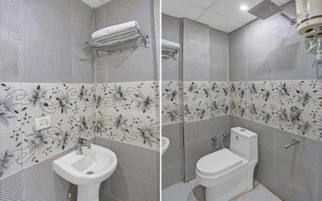 OYO Townhouse 1062 Paradise Inn