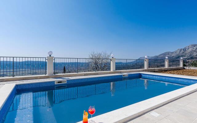 Villa in Gruda With Swimming Pool