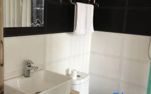 Holiday Inn Chain Hotel (Mudanjiang Railway Station)