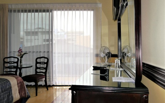 Santo Tomas Hotel