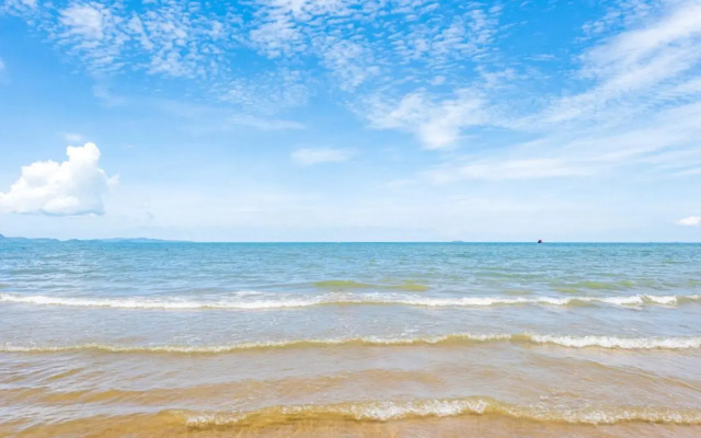 Pinnacle Grand Jomtien Resort and Beach Club