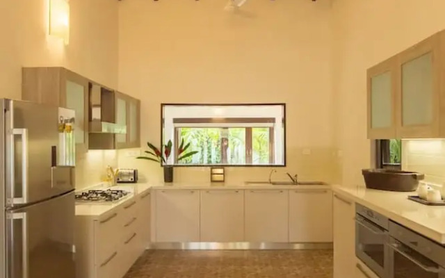 Salt by Hireavilla - 4BR w Heated Pool in Siolim