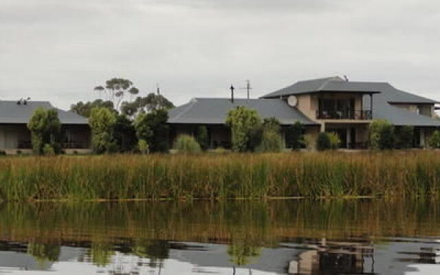 Stanford River Lodge