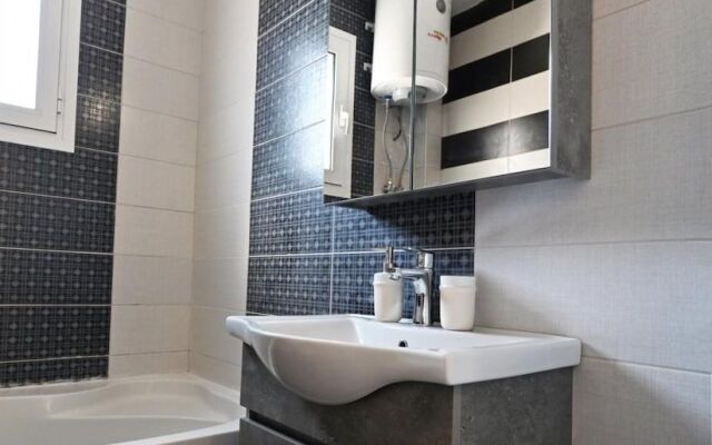 Meloida Apartment by TravelPro Services- Nea ...