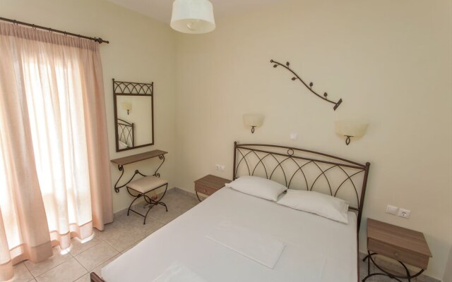 Konstantinos Hotel & Apartments 2