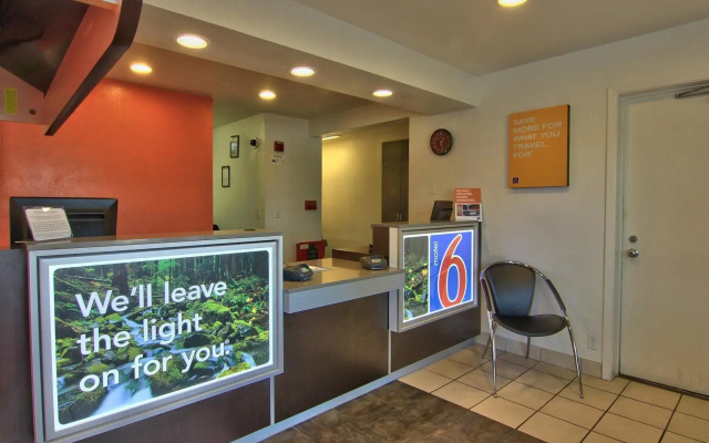 Motel 6 Woodland, CA – Sacramento Airport