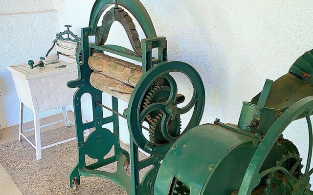 Sherwood's Country House