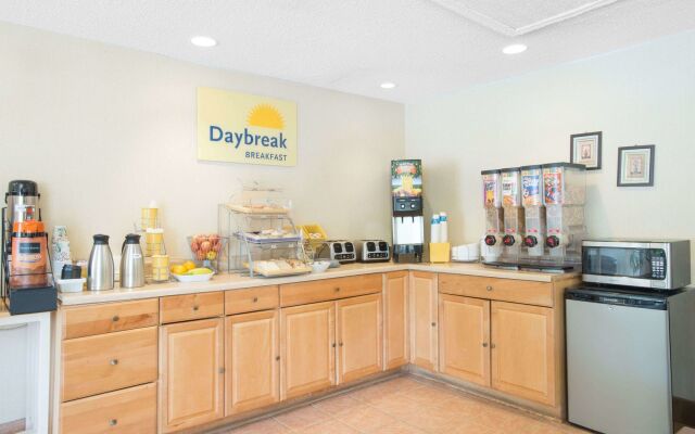 Days Inn by Wyndham Auburn/Finger Lakes Region
