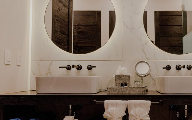 2 Bedroom Luxury Suite 201