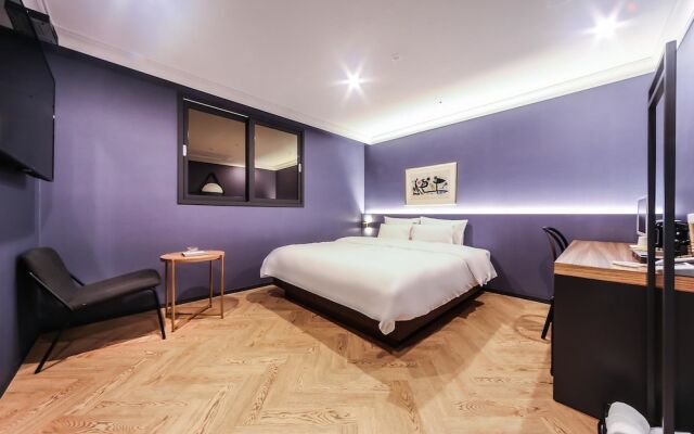 Brown-Dot Hotel Beomcheon