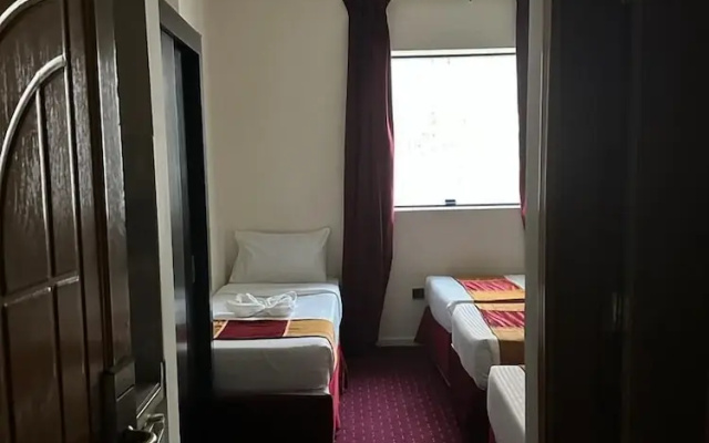 Luluah Al-Iman Hotel