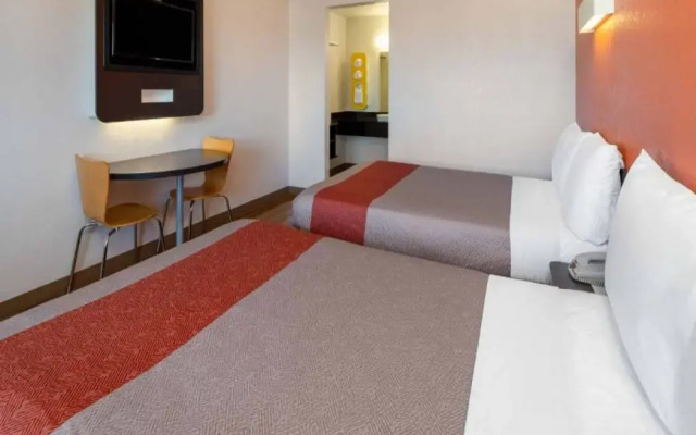Motel 6 Ventura, CA - South