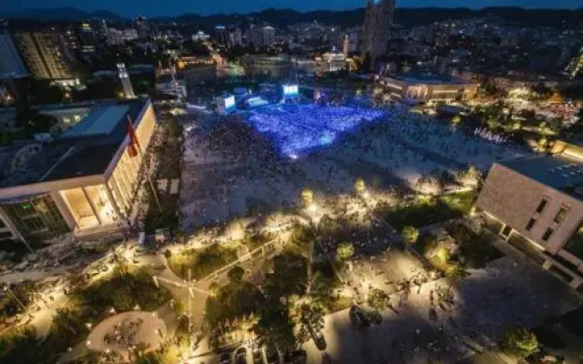 Skanderbeg Square Deluxe 1