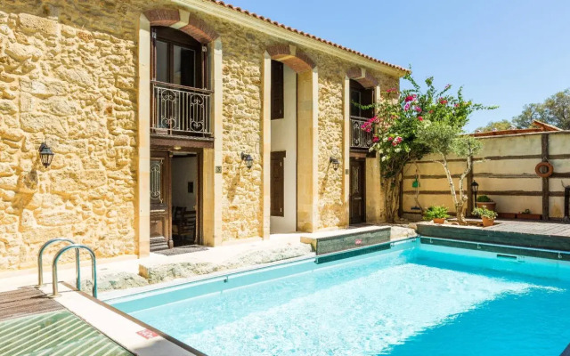 Volakas Beachfront Suites