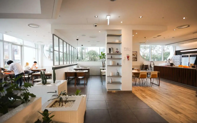 Hotel Whistlelark Jeju