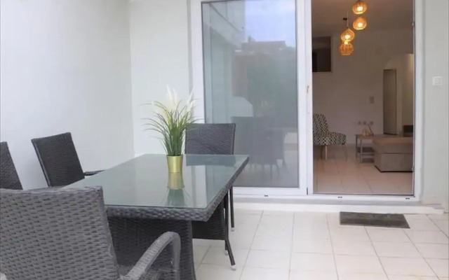 "kalamaki Plaza Apartments 'elia'"