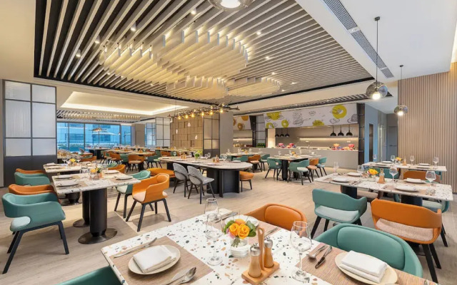 Holiday Inn Shanghai Pudong Airport by IHG