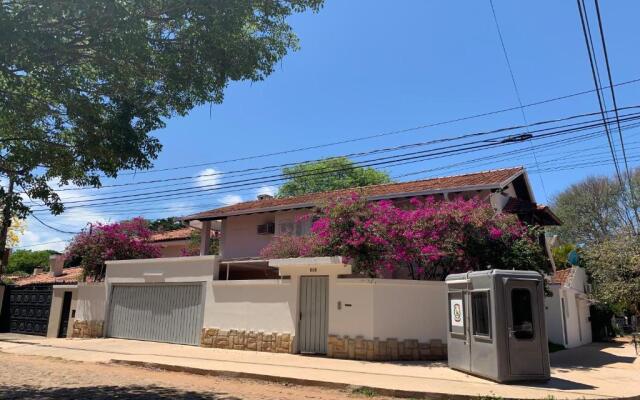 Casa para 12 con garaje, jardín y quincho