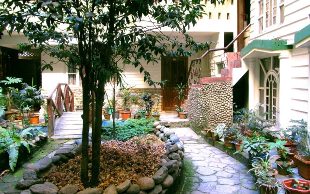 Hotel Alpine Crest