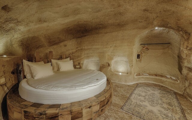 Solem Cave Suites