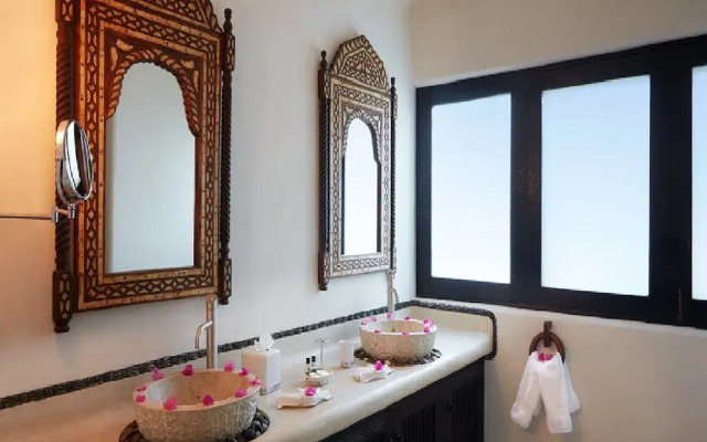 Tentaciones Hotel & Lounge Pool - Adults Only