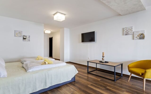 Pleasing Apartment in Crikvenica With Private Pool