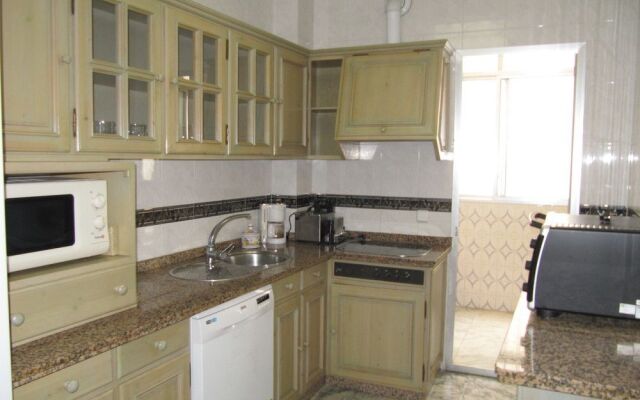 Alfalfa Deluxe Suite by Valcambre