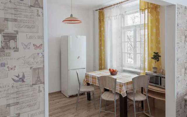 Iezer Residence