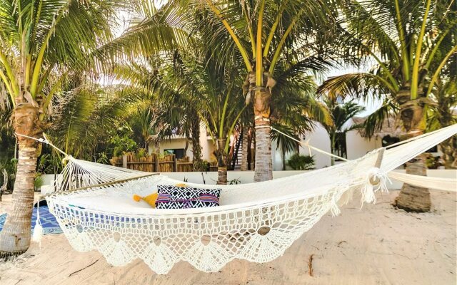 La Puerta Azul Beachfront - Adults Only