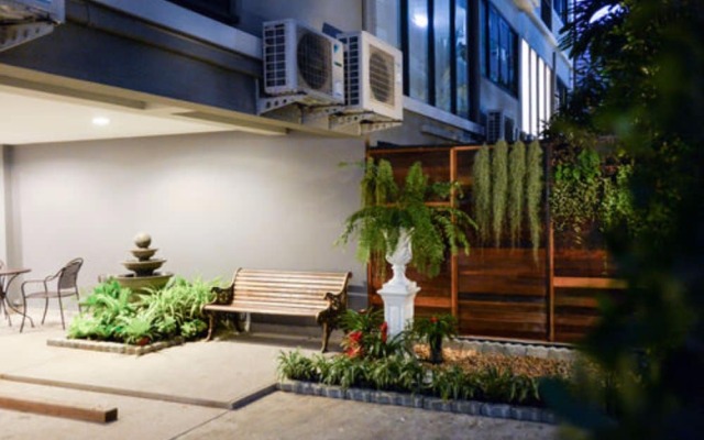 The Pad Silom Convent Serviced Apartment
