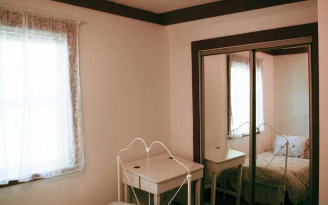 Holmesdale House Bed and Breakfast