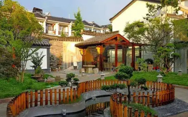 Linqi Wengzhai Inn