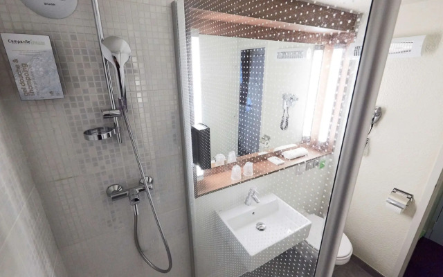 Campanile Chambray Les Tours