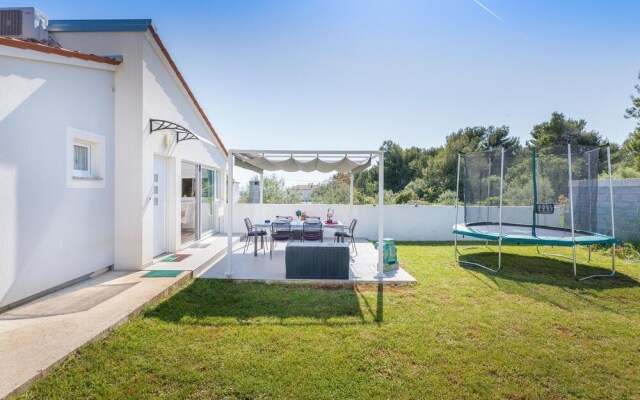 Stunning Home in Fazana With Wifi and 2 Bedrooms