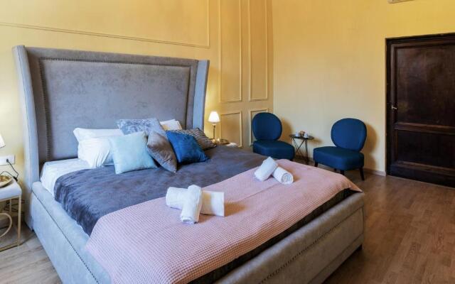 Historic center Palace - Huge 4 bedrooms Santa Croce apartment apartment - AC in all rooms