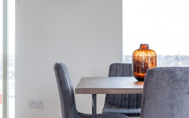 The Thames Collection