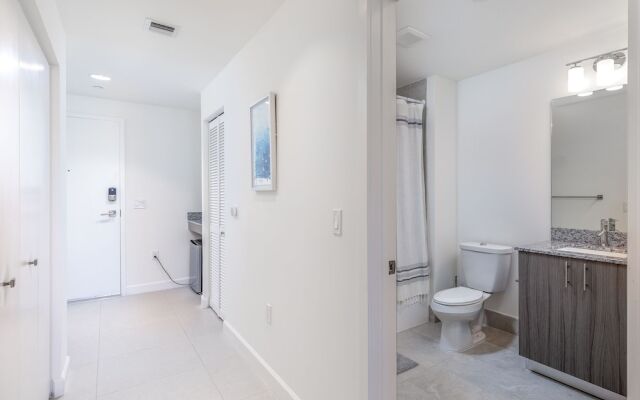 Modern Studio in Downtown Doral