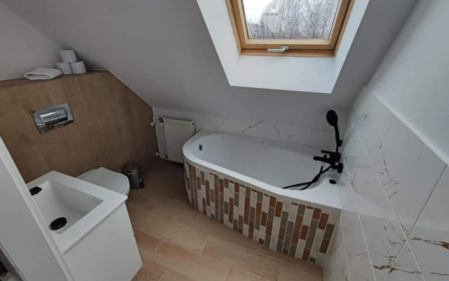 Domek Karpatka 1 przy wyciągu narciarskim