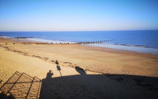 Lovely 2-bed Caravan in Walton on the Naze