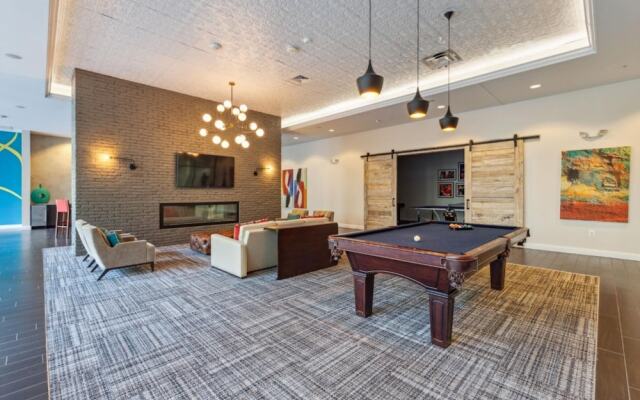 Stylish 1 BR Apartment w Movie Theater