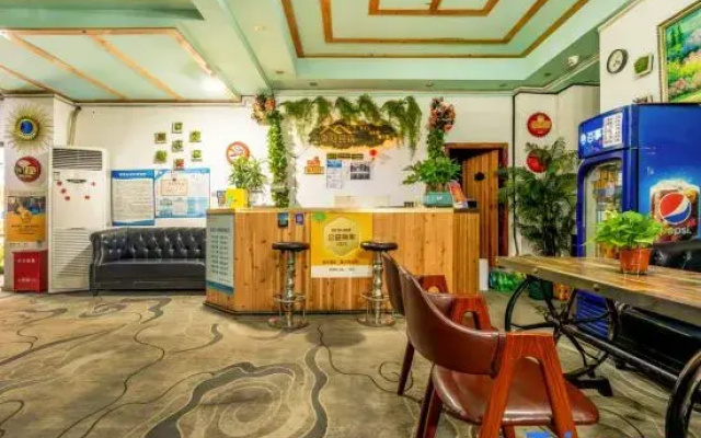 Tang Dynasty Homestay (Chongqing West Railway Station Branch)
