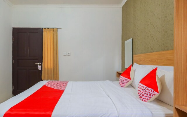 OYO 91855 Big Hotel Kendari