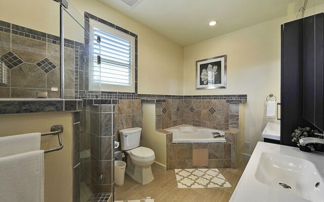 Stylish 3BR in Austin by RedAwning