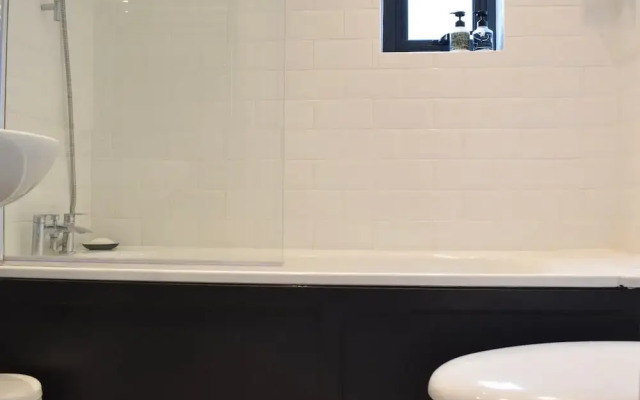 3 Bedroom Apartment in Brixton