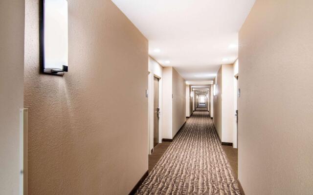 Comfort Inn & Suites Junction City - near Fort Riley